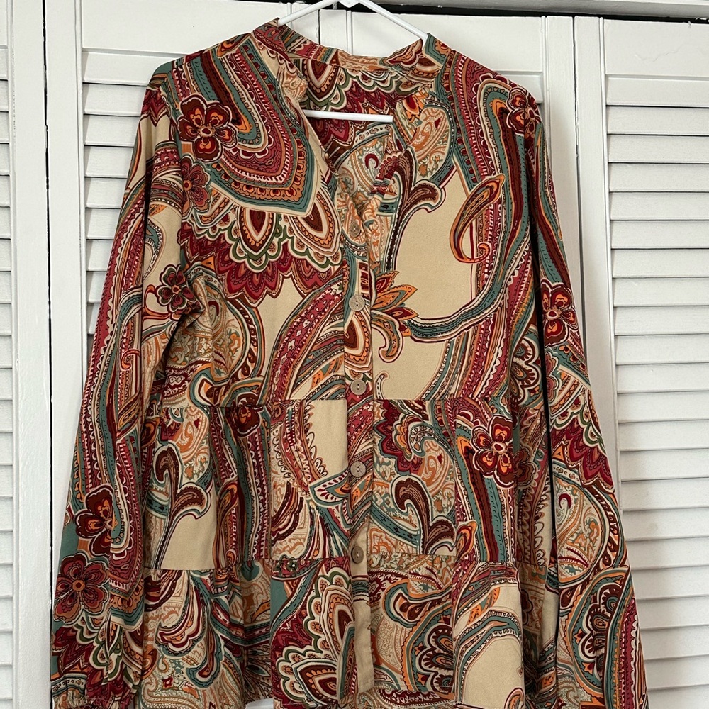 SHEIN Cream and Teal Tiered Blouse with Mandarin Collar